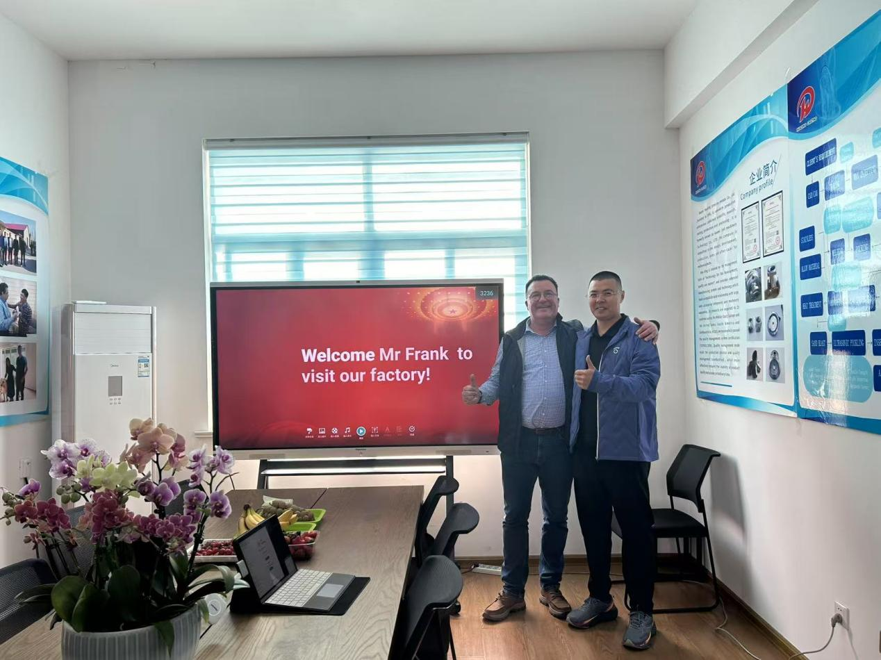 Бельгийский клиент дважды посещал фабрику