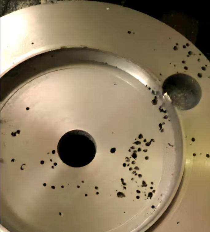 Характеристики и профилактические меры подкожной пористости в серого чугун